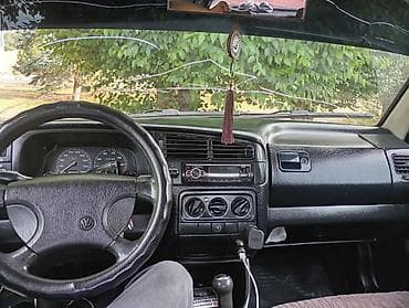 Унаа сатуу: Volkswagen Golf: 1993 г., 1.8 л, Кол менен иштөөчү, Бензин, Хетчбек — 3