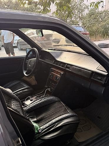 Mercedes-Benz W124: 1994 г., 2.2 л, Автомат, Бензин, Седан — 3