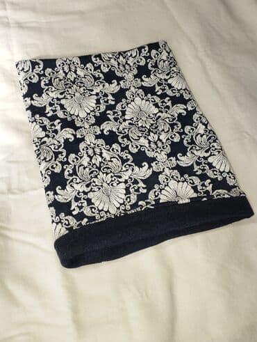 Головные уборы: Головной убор. Шапка в идеальном состоянии теплая 500сом. Снуд — 2