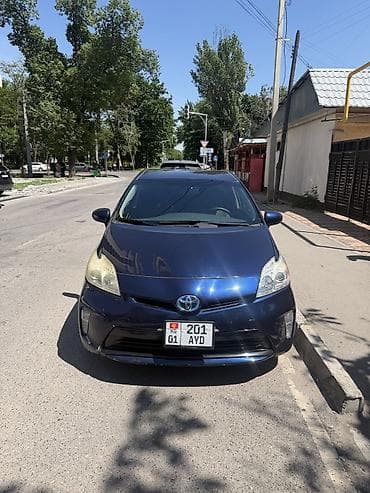 Toyota Prius: 2015 г., 1.8 л, Вариатор, Гибрид, Седан