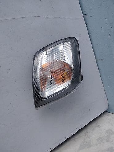 Правый поворотник Toyota 1998 г., Б/у, Оригинал, Япония