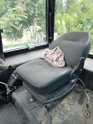 кабина мото: Трактор с кабиной Описание: - Полноценная кабина с панелью приборов — 2