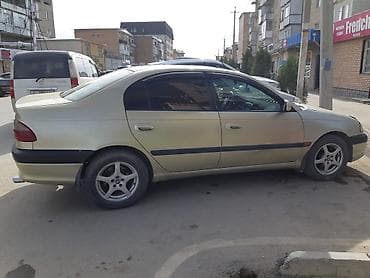 passat b 6: Toyota Avensis: 2001 г., 1.8 л, Бензин, Седан — 3