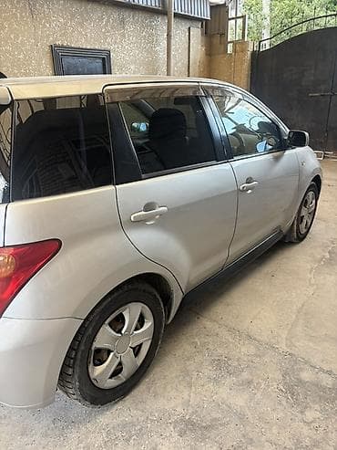Продажа авто: Toyota Ist: 2003 г., 1.5 л, Автомат, Бензин, Хэтчбэк — 4