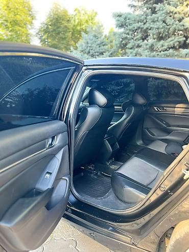 Honda Accord: 2018 г., 1.5 л, Автомат, Бензин, Седан — 9