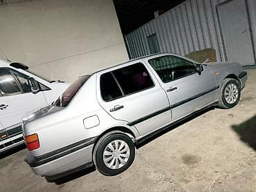 Унаа сатуу: Volkswagen Vento: 1994 г., 1.8 л, Кол менен иштөөчү, Бензин, Седан — 4