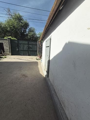 делать: Срочно продаем дом! Рядом глобус остановки общественного транспорта — 8