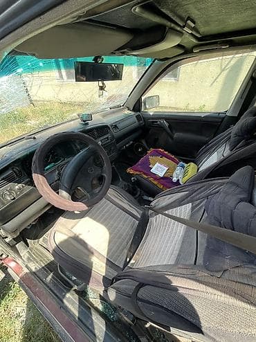 жак бу: Volkswagen Vento: 1992 г., 2 л, Кол менен иштөөчү, Бензин, Седан — 5