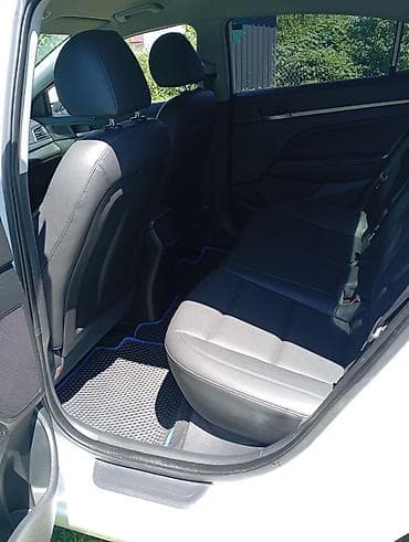 продаю subaru: Hyundai Avante: 2018 г., 1.6 л, Автомат, Бензин, Седан — 2