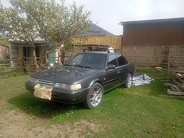 Mazda 626: 1990 г., Механика, Бензин, Седан