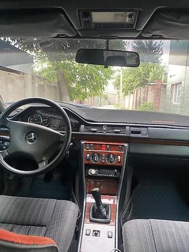Mercedes-Benz W124: 1991 г., 2.3 л, Механика, Бензин, Седан — 7