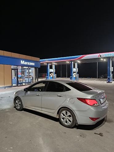 Транспорт: Hyundai Solaris: 2016 г., 1.4 л, Механика, Бензин, Седан — 2