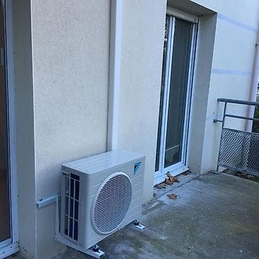 hisense 49: Сплит‑система кондиционирования Daikin (наружный блок) - Наружный — 1