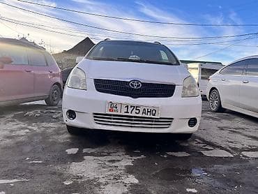 Toyota Corolla Verso: 2002 г., 1.6 л, Механика, Газ, Минивэн