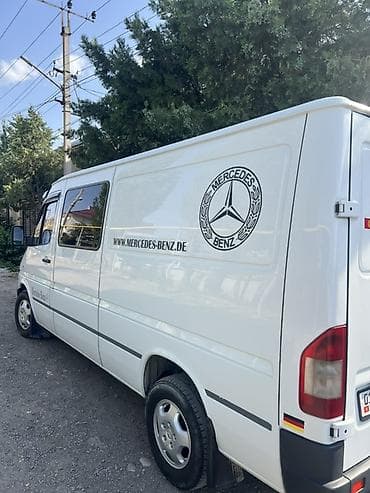 audi q6: Легкий грузовик, Mercedes-Benz — 9