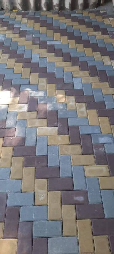 брусчатка бишкек цена: 1.	 #ПрессБрусчатка Выдерживает грузовые авто! Позвонить: 	2 — 9