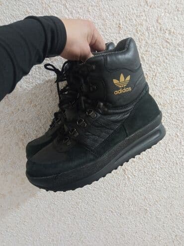 аренда горнолыжного снаряжения бишкек: Мужские ботинки, 40, Adidas, Б/у, цвет - Черный, Платная доставка — 1
