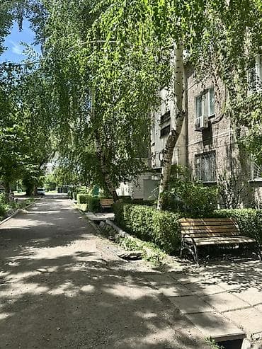 продаю 1к кв: 2 комнаты, 48 м², 105 серия, 1 этаж — 10
