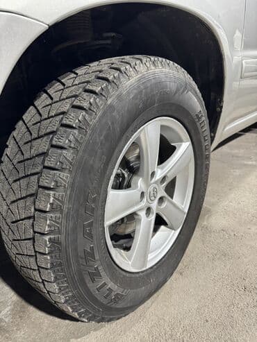 капот на аккорд: Toyota Highlander: 2004 г., 3.3 л, Автомат, Бензиновая, Кроссовер — 22