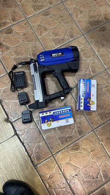 продаю страпила: Аккумуляторный гвоздезабиватель/степлер MAOVON Комплектация: - — 4