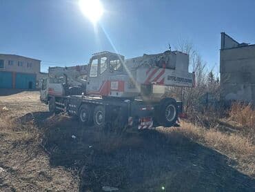 емкость 1 тонна: Автокран, Zoomlion, 2011 г. — 2