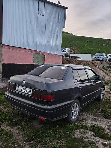 Volkswagen Vento: 1997 г., 1.8 л, Механика, Бензин, Седан at lalafo.kg Volkswagen Vento: 1997 г., 1.8 л, Механика, Бензин, Седан