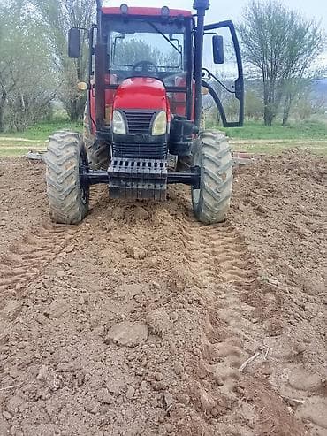 Фронтальные КУНы: Трактор колесный, кабина с остеклением по периметру и рабочей — 1