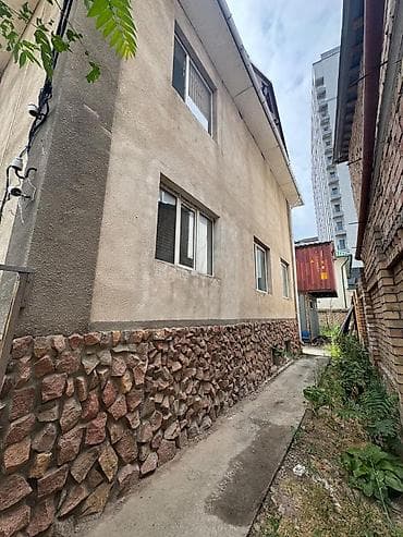180000: Продаю дом ж/м Кок жар 4 сотки факти 6 сотки. 160 м². С действующим — 7