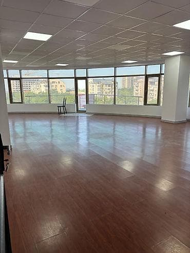 вип бишкек 2026: Аренда офисов, 450 м², В бизнес центре, С отдельным входом — 6