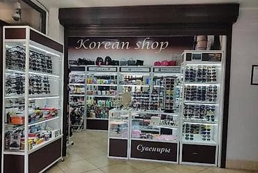 Продаются витрины фирмы Dia. В отличном состоянии. 8000 каждый