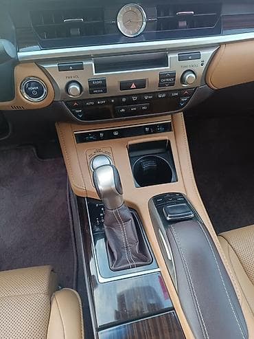 Lexus ES: 2017 г., 2.5 л, Автомат, Гибрид, Седан — 10