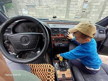 Mercedes-Benz E-Class: 1994 г., 2 л, Механика, Бензин, Седан — 4