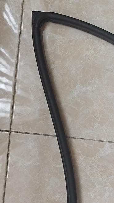 кузовной герметик: Уплотнитель двери Передняя левая Mercedes-Benz, Оригинал — 4