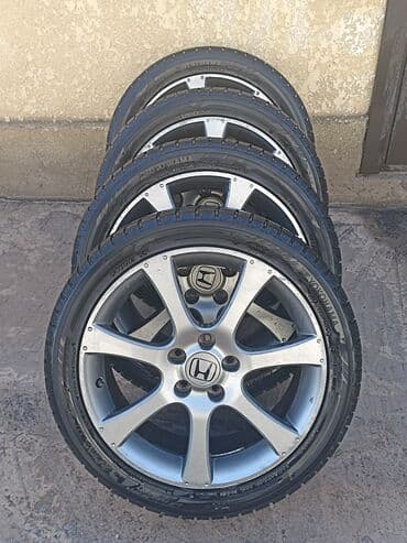 шины на внедорожник: Диски и шины!!! Размер 225/45/18 4-штук комплект. YOKOHAMA-Зимние — 1