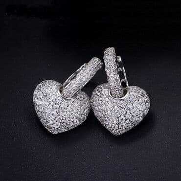 свадебные платья с открытой спиной: Изысканные серьги У в форме сердца созданы, чтобы покорять с первого — 5