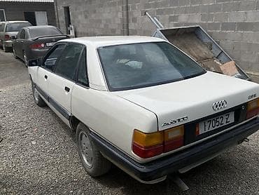 Транспорт: Audi 100: 1989 г., 2 л, Механика, Бензин, Седан — 5