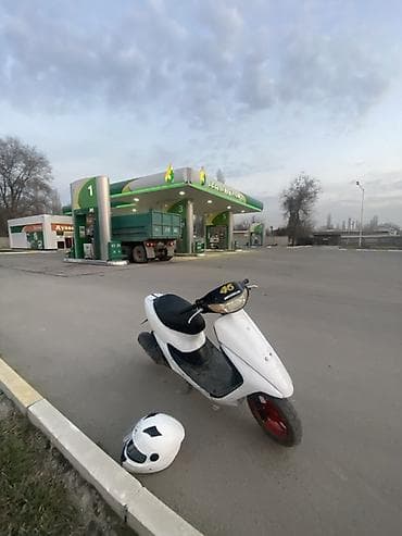 Скутеры: Тип скутера Honda, 50 куб. см, Бензин — 3