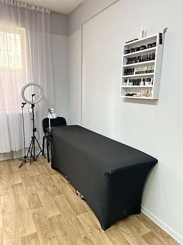 Оборудование для салонов красоты: Стул 1400с 3шт Кушетка 2500 с вместе с чехлом Педикюрный стол с — 2