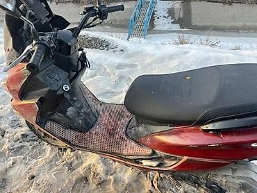 Скутер/мопед городского типа - Компактный кузов, цвет: бордовый