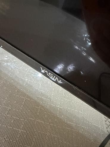 пульт для телевизора sony: Телевизор YASIN, диагональ около 32–40". Тонкие рамки, устойчивые — 2