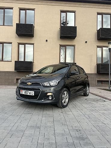 Chevrolet Spark: 2017 г., 1 л, Вариатор, Бензин, Хэтчбэк