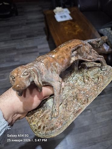 металлические уголки: Статуэтка чугунная сеттер, в обмеднении 10000с.тоголок молдо — 5