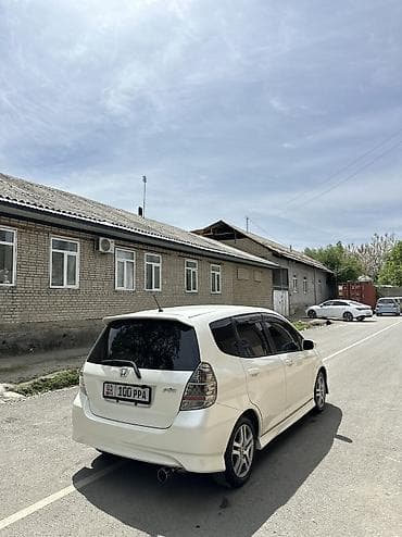 авто бесплатно: Honda Fit: 2004 г., 1.5 л, Вариатор, Бензин, Хэтчбэк — 2
