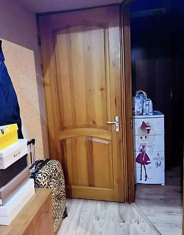 одно ком кв: 4 комнаты, 80 м², 105 серия, 4 этаж, Старый ремонт — 7