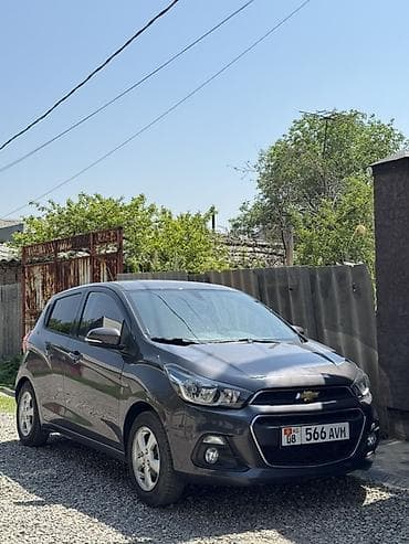 Chevrolet Spark: 2017 г., 1 л, Автомат, Бензин, Хэтчбэк