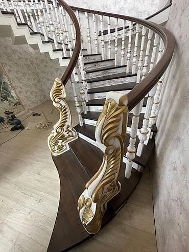 табоички для домов: Деревянная лестница Для дома, Форма лестницы: Много-маршевая, Стиль: Классический — 1