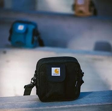 Сумка Carhartt это удобный формат городской сумки для тех кто