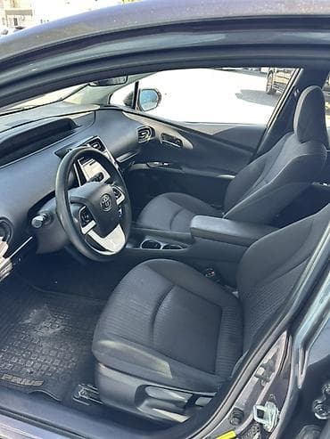 8: Toyota Prius: 2017 г., 1.8 л, Автомат, Гибрид, Лифтбек — 7