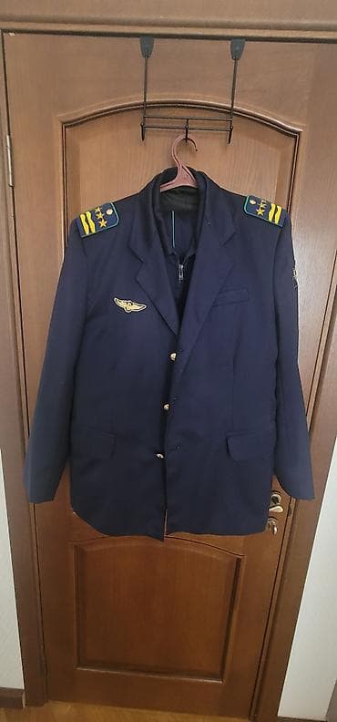 белые рубашки женские: Белая б/у рубашка служебная классического кроя с накладными карманами — 7