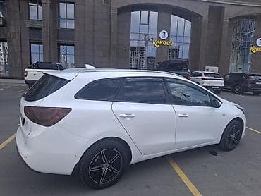 kia продаю: Kia Ceed: 2017 г., 1.6 л, Автомат, Бензин, Универсал — 3